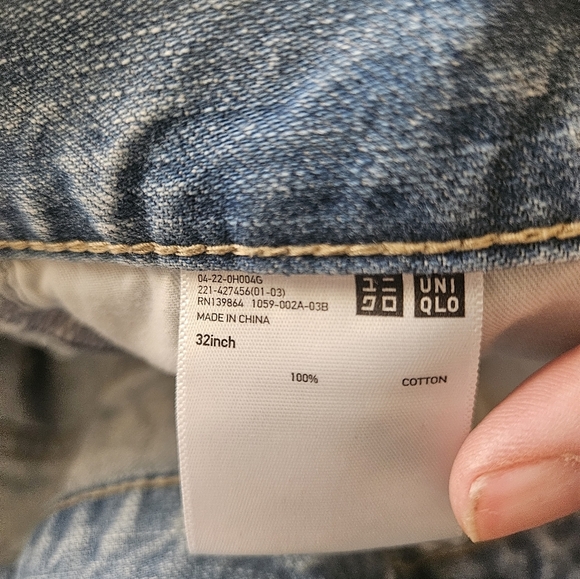 Uniqlo Baggy Straight Leg Distressed Mom Jean Size 32 - Picture 7 of 7